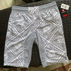 South Pole Men’s Gray/White Paisley Gym Shorts XL